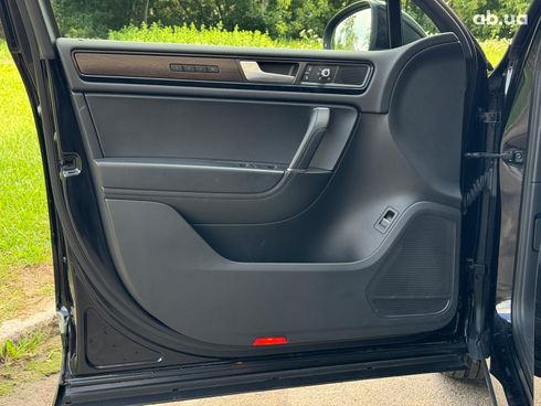Volkswagen Touareg 2014 черный - фото 17