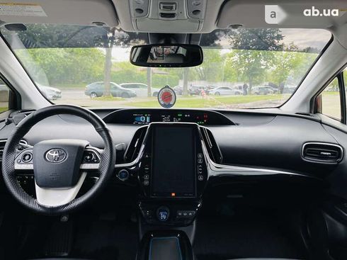 Toyota Prius 2016 - фото 12