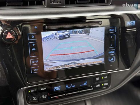 Toyota Auris 2018 - фото 22