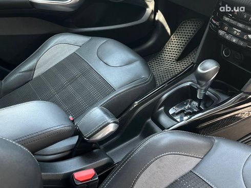 Peugeot 2008 2018 серый - фото 41