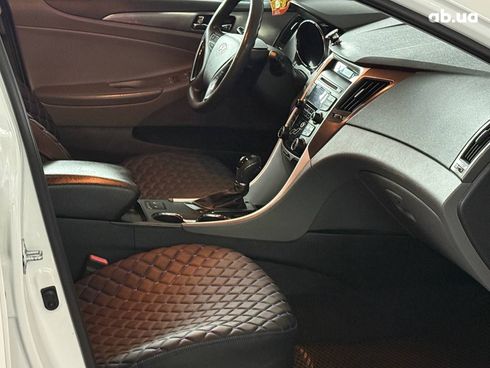 Hyundai Sonata 2013 белый - фото 27