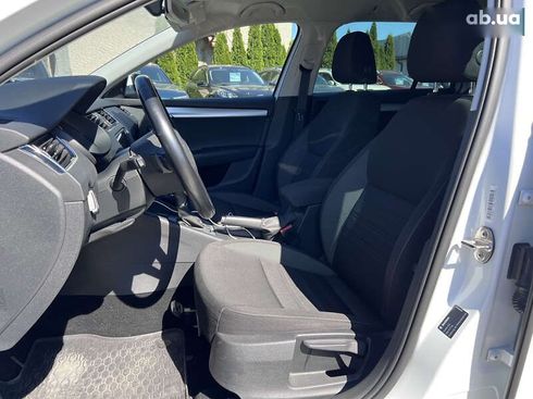 Skoda Octavia 2018 - фото 12