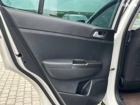 Kia Sportage 2018 белый - фото 41