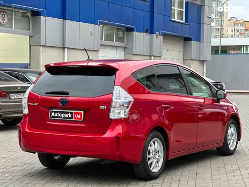 Toyota Prius 2012 красный - фото 5