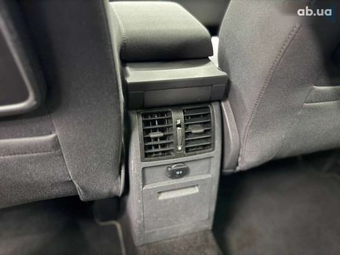 Volkswagen Touran 2012 - фото 13