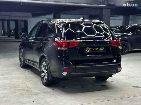 Mitsubishi Outlander 2016 - фото 5