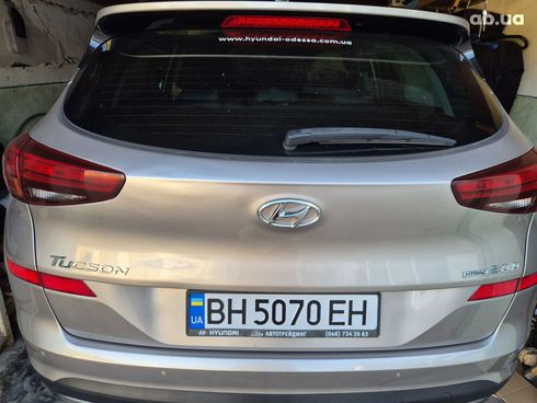 Hyundai Tucson 2018 бежевый - фото 11