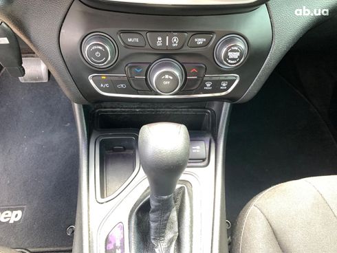Jeep Cherokee 2018 белый - фото 32