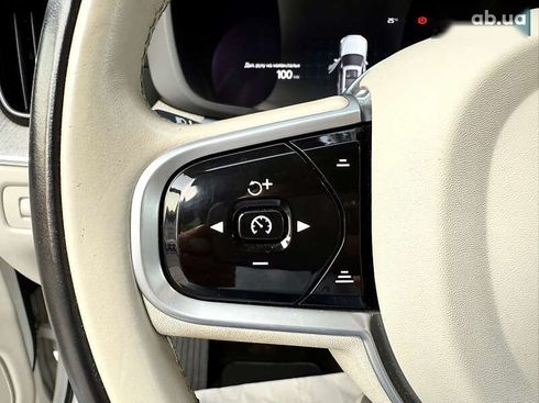 Volvo XC60 2021 - фото 30