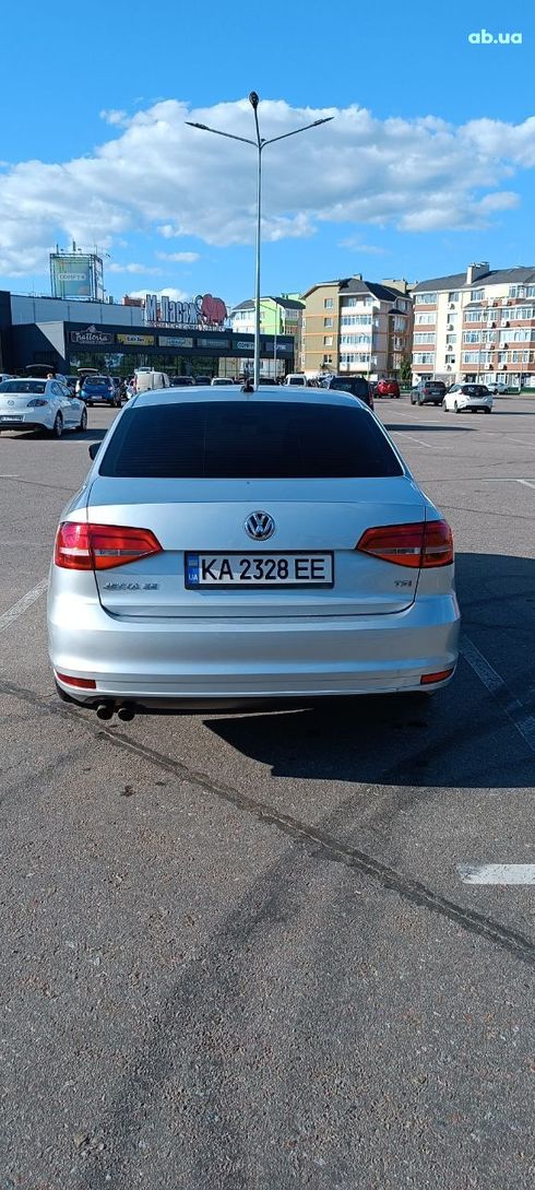 Volkswagen Jetta 2014 серебристый - фото 7