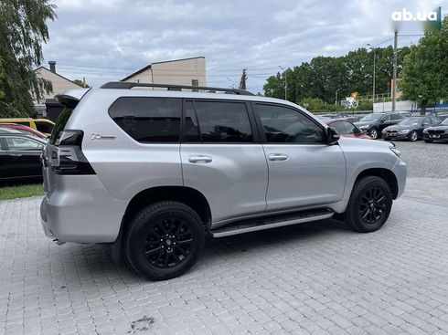 Toyota Land Cruiser Prado 2021 - фото 11