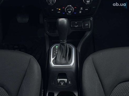 Jeep Renegade 2019 - фото 25
