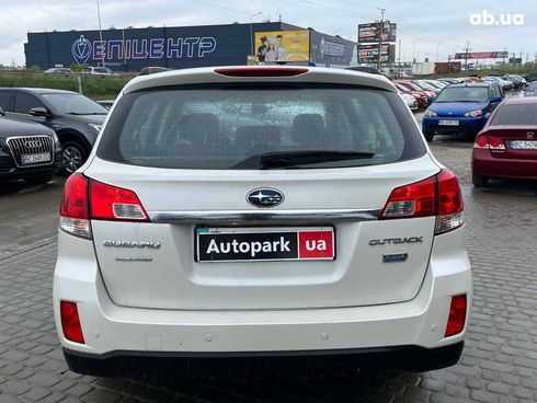 Subaru Outback 2014 белый - фото 8
