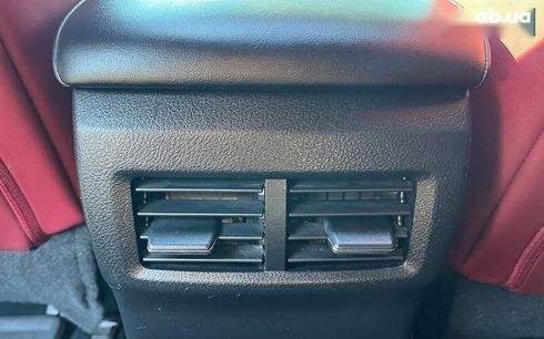 Lexus IS 2017 - фото 17