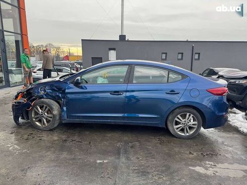 Hyundai Elantra 2017 - фото 7