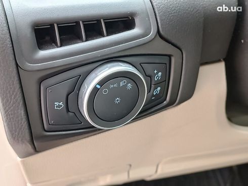 Ford Focus 2015 красный - фото 18