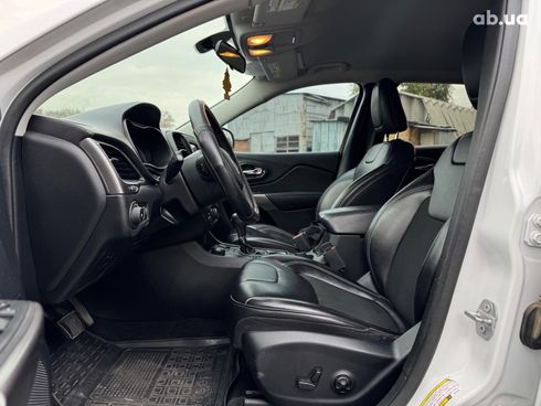 Jeep Cherokee 2018 белый - фото 23
