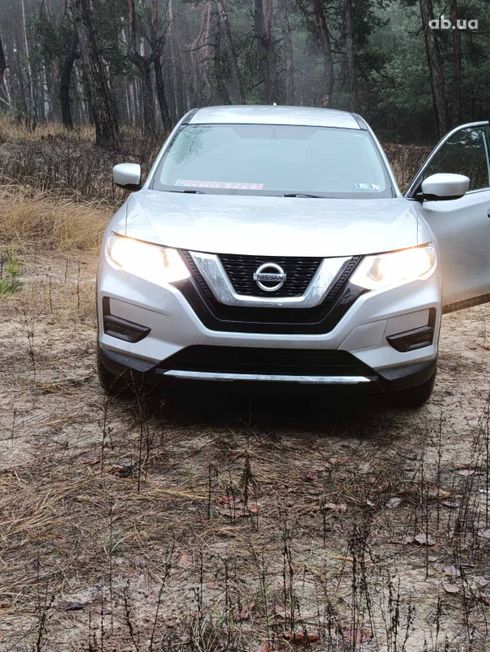 Nissan Rogue 2017 серебристый - фото 6
