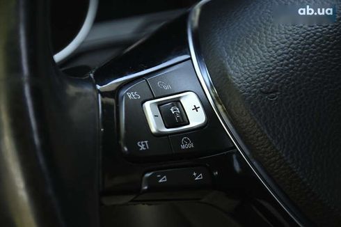 Volkswagen Passat 2017 - фото 26