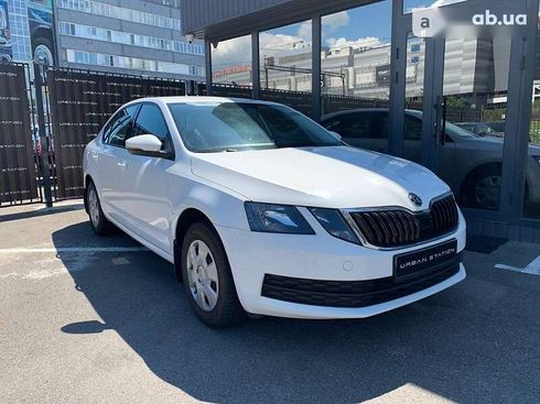 Skoda Octavia 2019 - фото 3