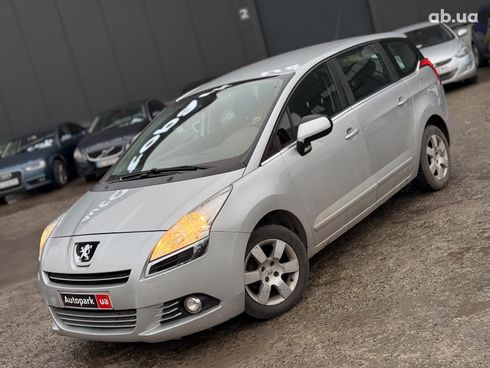 Peugeot 5008 2011 серый - фото 3