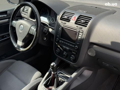Volkswagen Golf 2004 черный - фото 16