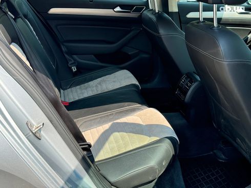 Volkswagen Passat 2015 серый - фото 27