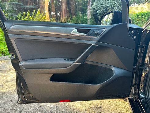 Volkswagen e-Golf 2017 черный - фото 29