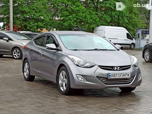 Hyundai Elantra 2013 - фото 5