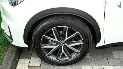 Lexus LBX 2023 - фото 12