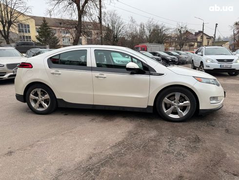 Chevrolet Volt 2014 белый - фото 7