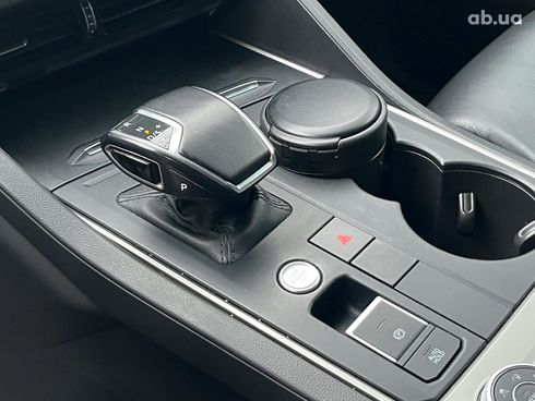 Volkswagen Touareg 2019 серый - фото 30