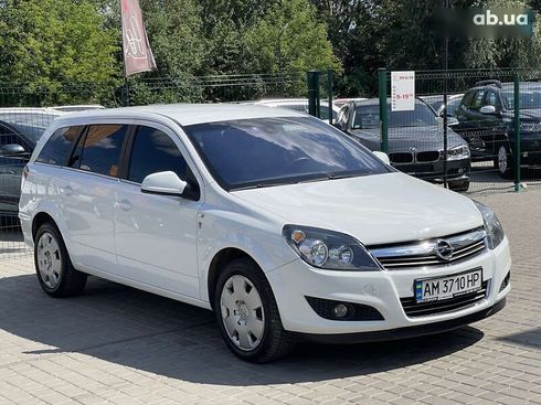 Opel Astra 2010 - фото 6