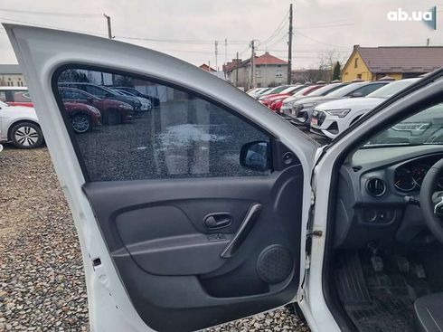 Renault Logan 2018 - фото 8