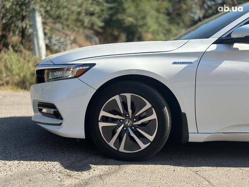 Honda Accord 2019 белый - фото 5