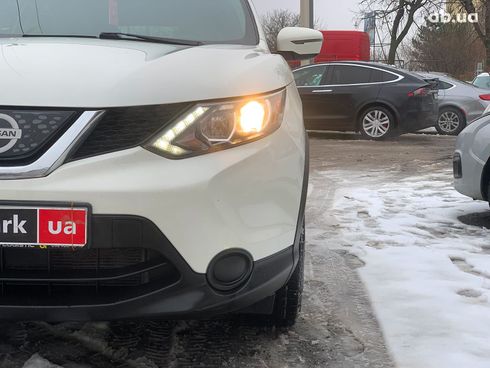 Nissan Rogue 2018 белый - фото 11