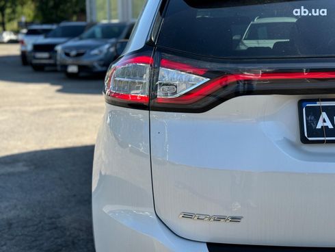 Ford Edge 2018 белый - фото 32