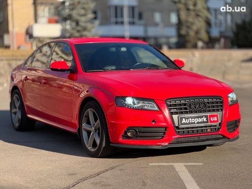 Audi A4 2010 красный - фото 6