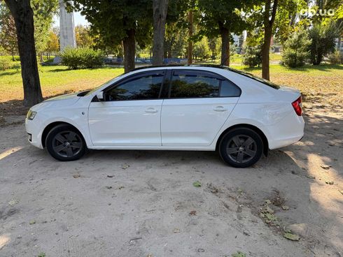 Skoda Rapid 2013 белый - фото 7