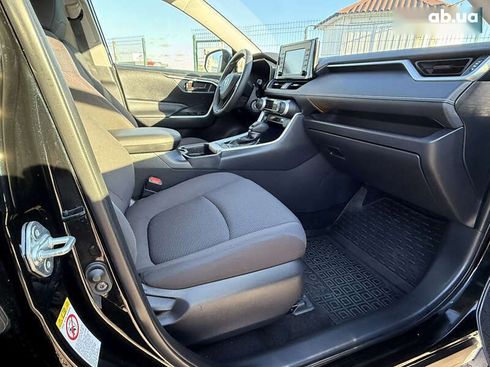 Toyota RAV4 2018 - фото 14