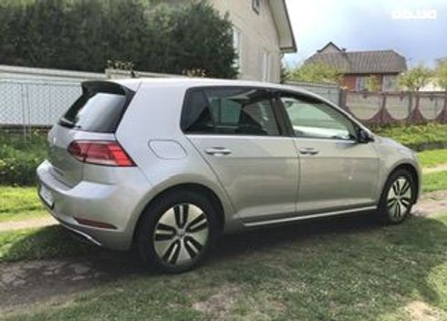 Volkswagen e-Golf 2018 серебристый - фото 19