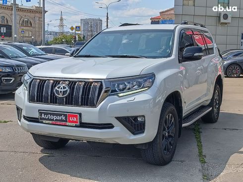 Toyota Land Cruiser Prado 2021 белый - фото 3