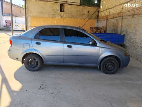 Chevrolet Aveo 2006 синий - фото 2