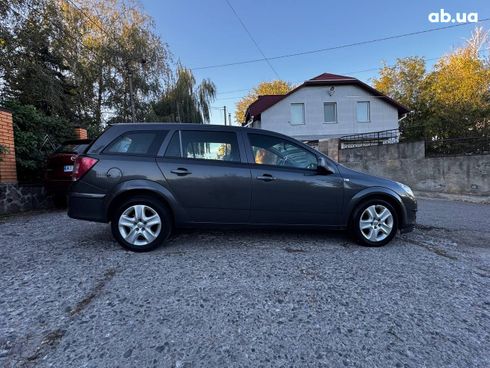 Opel Astra J Hatchback 2012 - фото 4