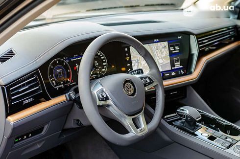 Volkswagen Touareg 2018 - фото 20