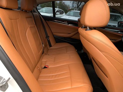 BMW 5 серия 2017 белый - фото 35