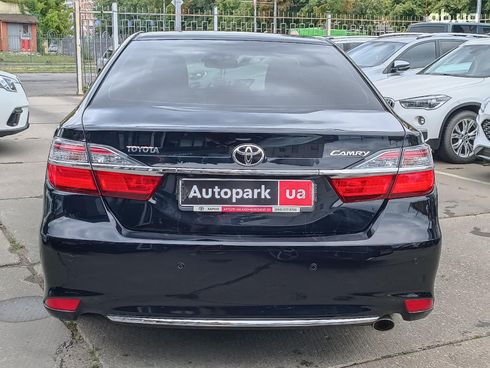 Toyota Camry 2017 черный - фото 9