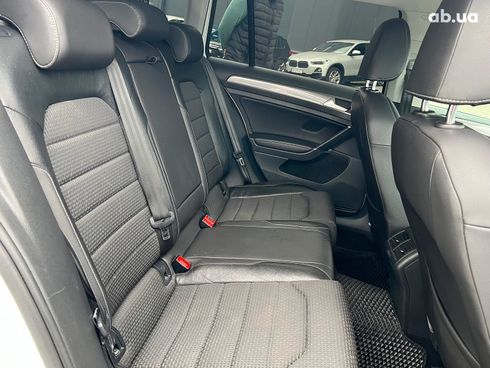 Volkswagen Golf 2016 белый - фото 35