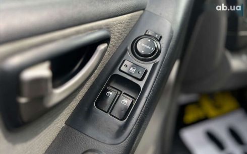 Hyundai H-1 2012 - фото 14