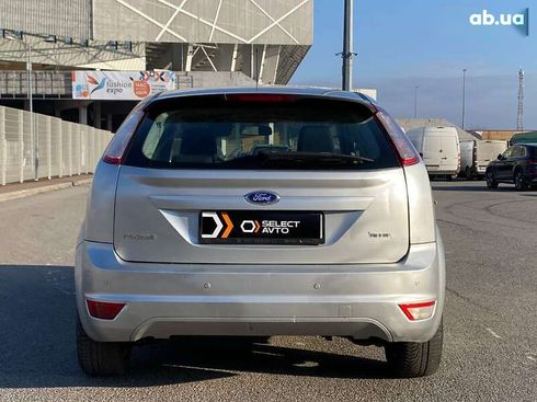 Ford Focus 2010 - фото 3